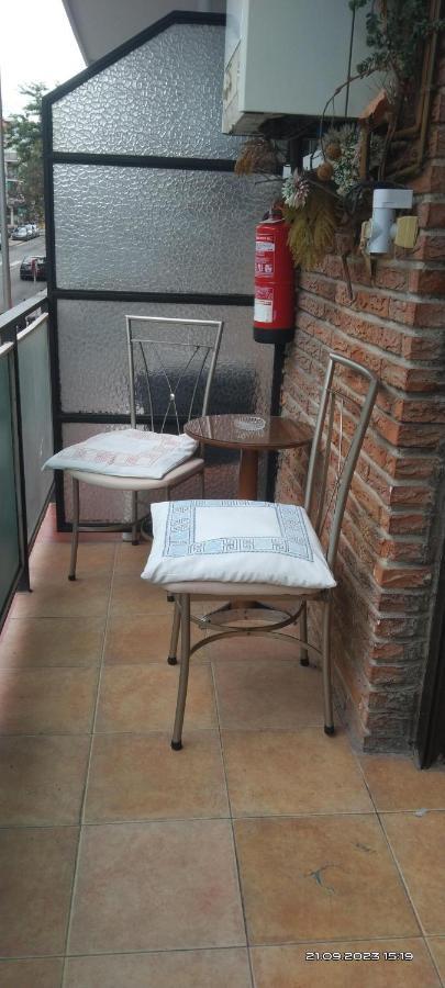 Habitaciones Individuales En Apartamento Madrid Exterior photo
