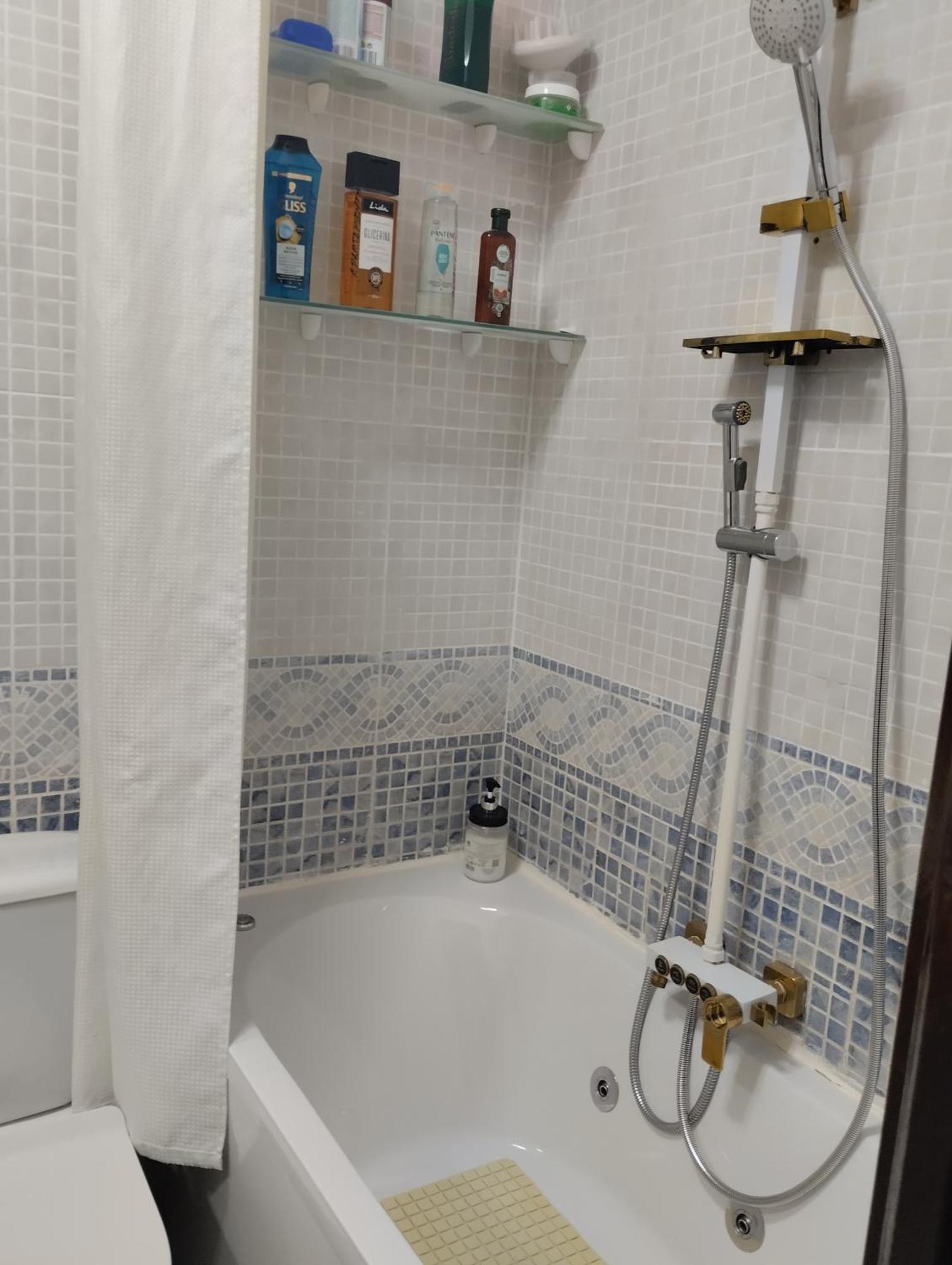 Habitaciones Individuales En Apartamento Madrid Exterior photo