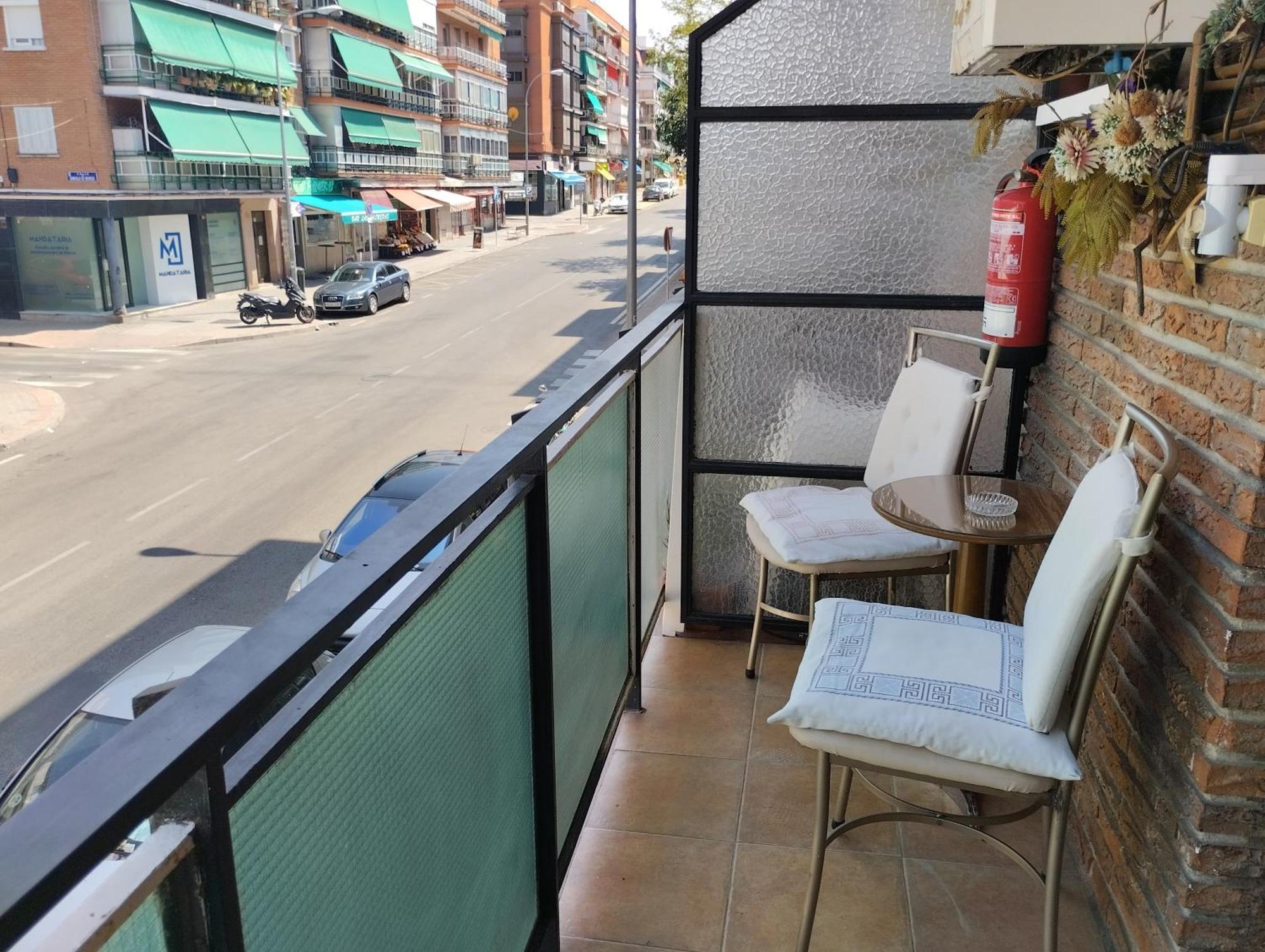 Habitaciones Individuales En Apartamento Madrid Exterior photo
