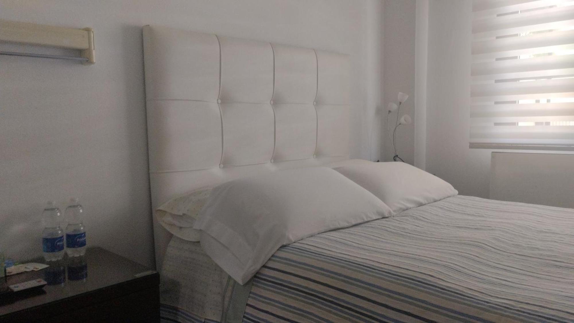 Habitaciones Individuales En Apartamento Madrid Exterior photo